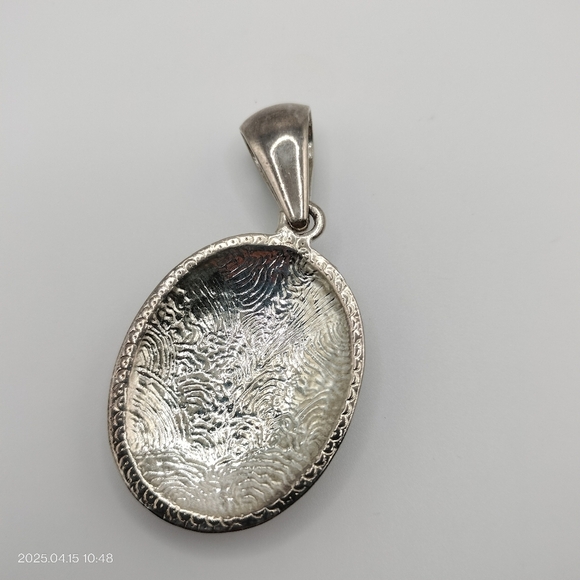Silver Tone Oval Silver and Brown Leopard Pendant - Picture 4 of 10